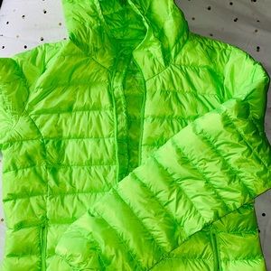 TNA BOTANIE Neon Green Puffer-Size L ❄️